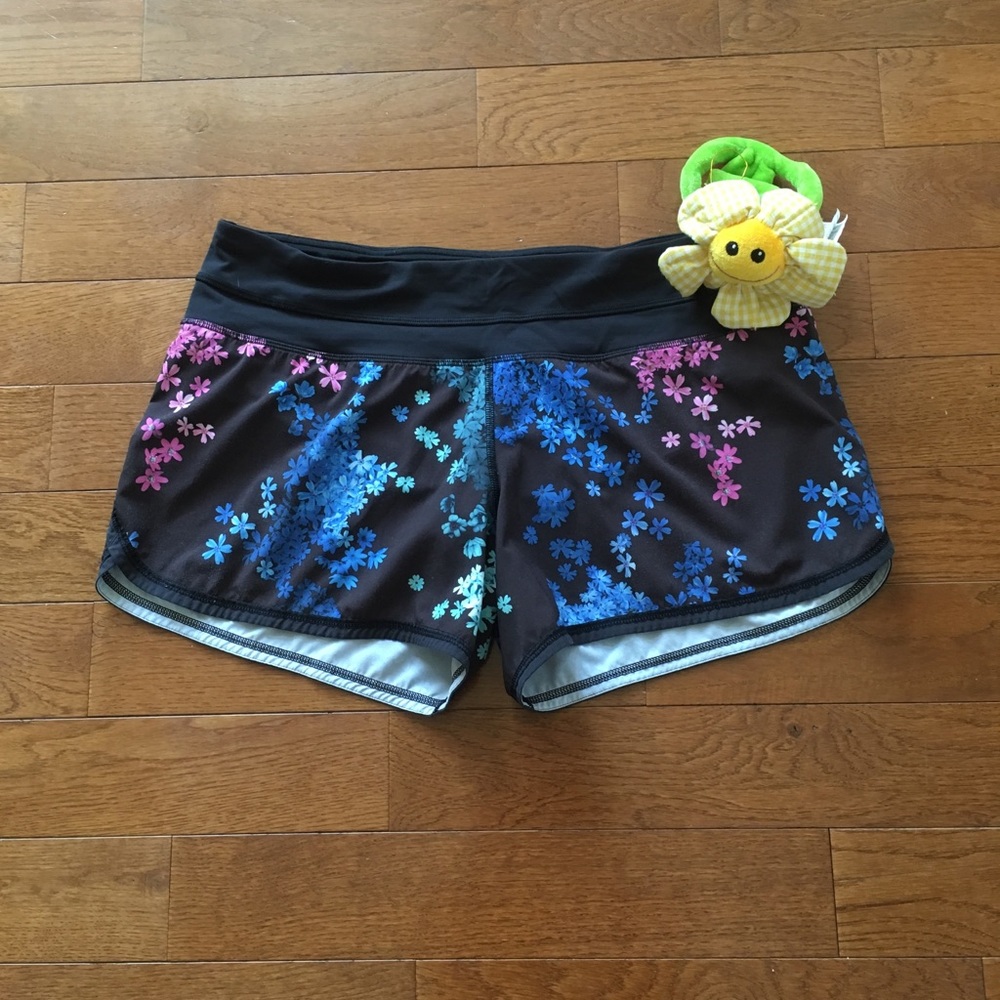 Lululemon Groovy Run Short-Petal Pop Mult - image 3